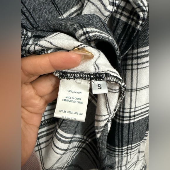 Cloth & Stone Anthropologie Plaid Flannel Shirt Black Button Up Split Back - Picture 3 of 5